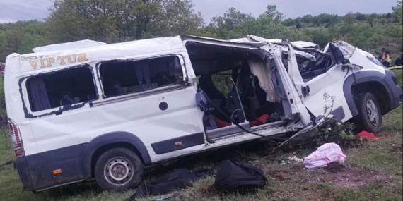 Yozgat’ta öğrenci servisi devrildi, 2 öğrenci ve sürücü öldü