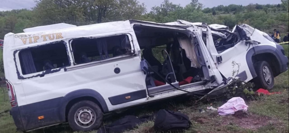 Yozgat'ta öğrenci servisi devrildi, 2 öğrenci ve sürücü öldü